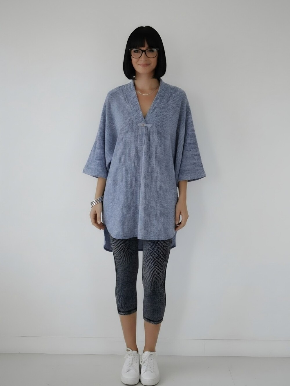 Size XS/TP Light Blue V-Neck Relaxed Tunic Top